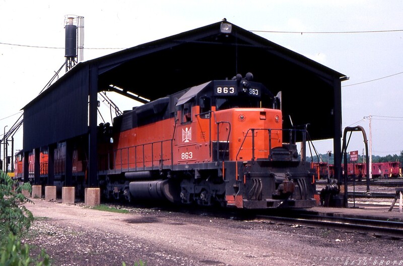 Fill'er up
A trio of B&LE SD38-2s await servicing at the Albion PA engine facility.
Photo Copyright © 2008 Tim Baldwin
Keywords: b&le;sd38-2;albion;pa;fuel;sand