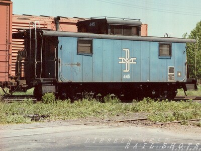 B&M caboose #445
B&M caboose #445 at the North Tonawanda NY interchange with the short-lived Tonawanda Island RR.
Photo Copyright 2008 Tim Baldwin
Keywords: b&m;caboose;tonawanda;ny