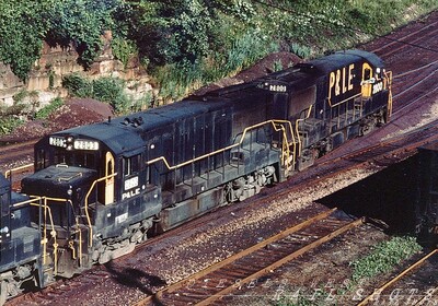 P&LE U28B #2800 + #2803 Ashtabula OH
A southbound empty coal train leaves the Ashtabula OH coal yard on Conrail's Youngstown Secondary behind a trio of well-worn P&LE U28Bs and a lone SW1500.  P&LE #2800 and sister #2803 lead the way.
Photo Copyright 2008 Tim Baldwin
Keywords: cr;ashtabula;oh;u28b;p&le