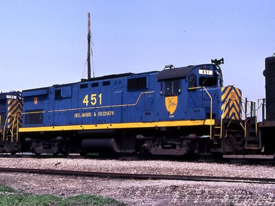 D&H Alco C424M #451
D&H Alco C424M #451 at the east end of SK Yard, Buffalo NY during the Guilford era.
Photo ©Copyright 2008 Tim Baldwin
Keywords: d&h;sk yard;c424;buffalo;ny