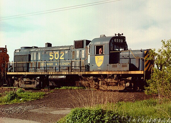 D&H RS3m #502 TIRR Interchange
D&H RS3m #502, along with MEC RS11 #802, rest on the TIRR Interchange Yard lead in North Tonawanda NY while the crew has gone for beans.
Photo Copyright 2008 Tim Baldwin
Keywords: rs3;tirr;d&h;tonawanda;ny