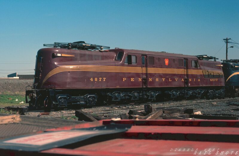 PRR GE GG-1 #4877
PRR GE GG-1 #4877 photographed during May 1985 at Elizabethport, New Jersey by Bob Yanosey scanned from an original Kodachrome slide now part of my personal collection.
Keywords: gg1;gg-1;prr;4877;elizabethport,nj;yanosey