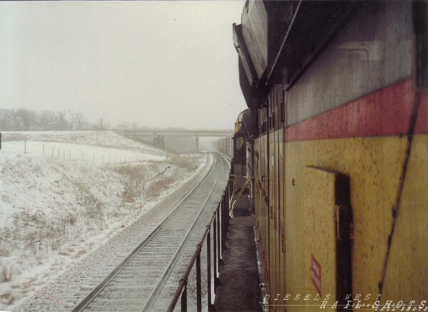 autoracks - 1979
CNW.. eastbound coming up the hill at Mount Vernon,Iowa  picture taken from the 2nd engine which was a UP
Keywords: cnw;up;mount vernon;iowa;snow