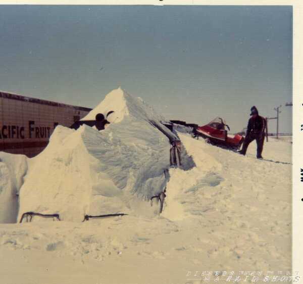 CNW SD-45 snowbound - 70's - Image 3
Here some nice shots of CNW SD-45 #956 snowbound in the 70's
Keywords: cnw;sd45;snowbound;snow