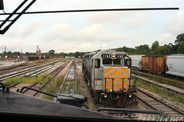 Meeting the Z126
Taken while pulling through Saginaw yard with a set of empties, I am meeting the power of the Z126, which is the Bay City Local
Keywords: saginaw;bay city