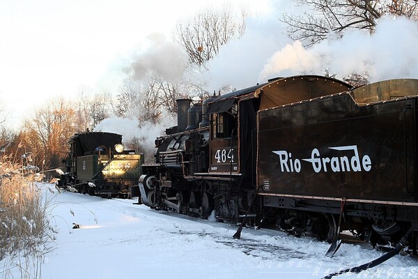 Christmas at the Huckleberry
DRGW 464 & 452(both K-27 class "Mikado" 2-8-2) 
Taken during a double header last Christmas..due to snow, we used 2 locomotives to pull one of the many Christmas trains
Keywords: drgw;464;huckleberry;michigan;mi;snow;winter