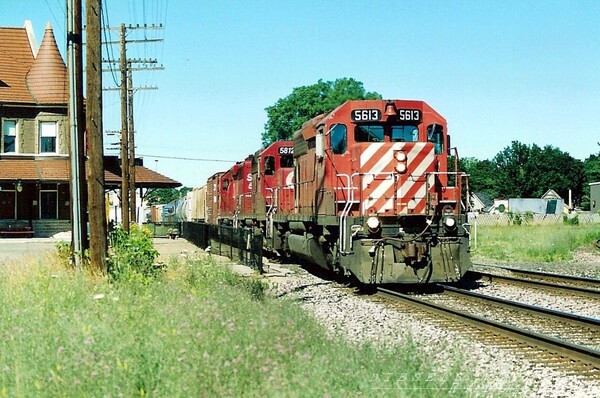 CP Run Thru #2
Taken in Durand, Mi in the 90's, a CP train heads east towards Port Huron MI
Keywords: cp;run trhough;durand;mi;port huron