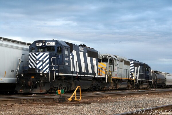 Flint Turn Power
The power for the Z127, sits in Flint McGrew Yard, in the clear, as the yard job work our Pick-Up
Keywords: lsrc;sd40;mcgrew;mi