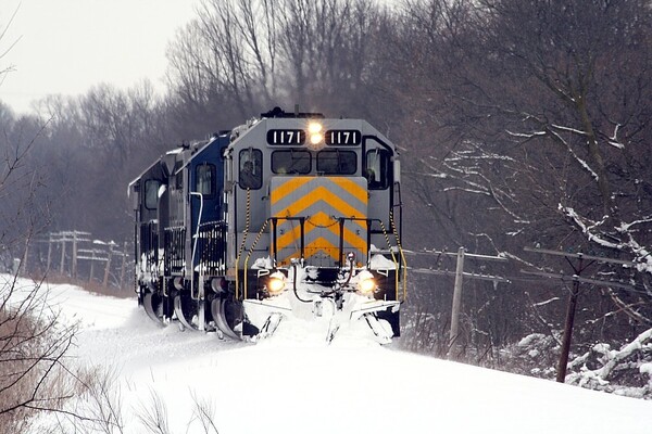 South after the Snow..
Light power heads south with #1171(GP40M3), clearing the crossing on the Saginaw Sub, directly after a heavy winter's snow this spring
Keywords: snow;light power;saginaw;spring