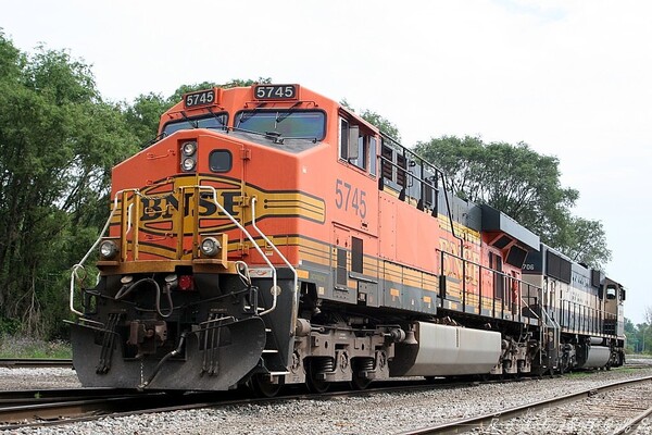 Backing to the Fuel Pad...
When we return Coal power light at Flint, sometimes we will take manifest with it.  This requires us to pick up some of our own LSRC power, for the return trip north, after dropping the run-thru power.  This is our rear unit, which I took while backing to our fuel pad
Keywords: bnsf;bn;sd70mac;es44ac;ac4400cw;flint;mi