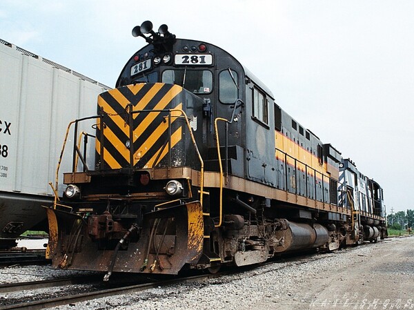 LSRC 281
Alco C425 - Sitting in N. Bay City Yard, ready to head north last summer
Keywords: lsrc;281;alco;north bay city