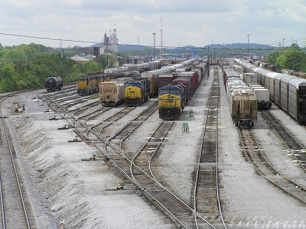 Departing Radnor Yard - Nashville TN
Departing Radnor Yard - Nashville TN
Keywords: csx;radnor;nashville&#039;yard;tn