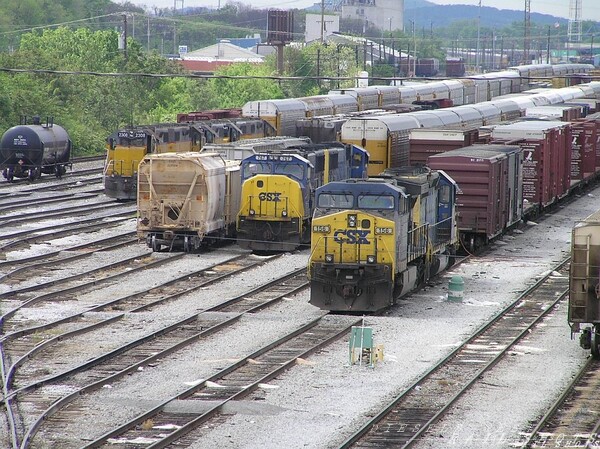 Radnor Yard - Nashville TN
Departing Radnor Yard - Nashville TN
Keywords: csx;radnor;nashville&#039;yard;tn