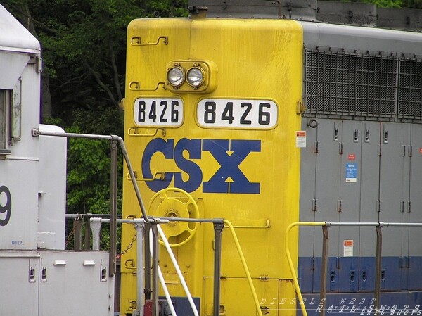 CSX 8426 SD40-2
CSX 8426 SD40-2 at Radnor Yard, Nashville,TN
Keywords: csx;sd40-2;radnor;nashville;tn