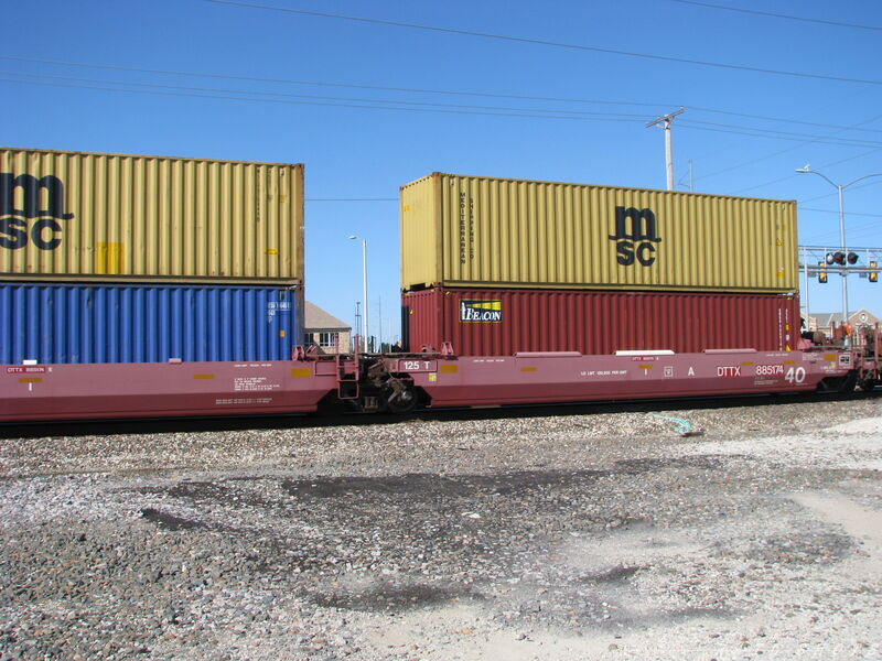 DTTX 885174 5x40
DTTX 885174 5x40 Double Stack Well Cars A & E east bound through Garner, Kansas on 9/21/2014
Keywords: dttx;well;container;double stack;53;garner;kansas;ks