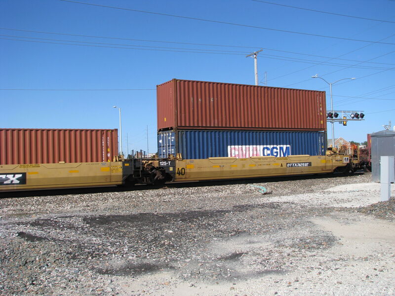 DTTX 742597 5x40
DTTX 742597 5x40 Double Stack Well Cars A & E east bound through Garner, Kansas on 9/21/2014
Keywords: dttx;well;container;double stack;40;garner;kansas;ks