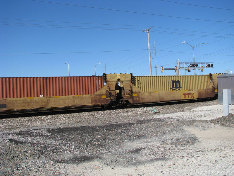 DTTX 63123 5x40
DTTX 63123 5x40 Double Stack Well Cars A & E east bound through Garner, Kansas on 9/21/2014
Keywords: dttx;well;container;double stack;40;garner;kansas;ks