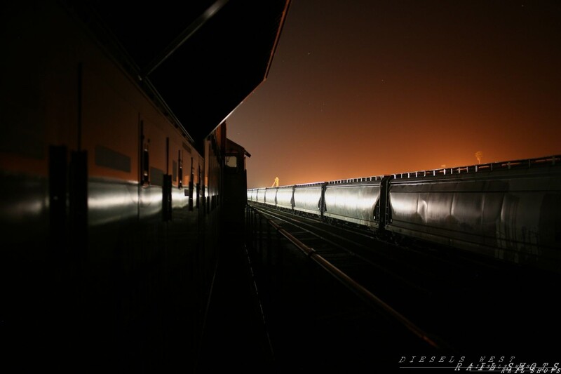 Cold night
Standing on the right flank of a SD70ACe as we sit in the yard awaiting a patch crew/ride to the hotel
Keywords: sd70ace;night;crew change