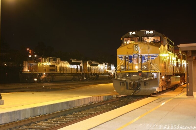 Waitin for the help
UP manifest led by UP 4345(AC4400CW) awaits the helpers seen on the track farthest to the left to fire up and help him over the hill
Keywords: up;manifest;helpers;night;ac4400cw