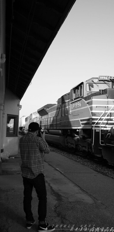 My locomotive and me
Grabbin' a few shots...
Keywords: sd70ace;heritage;up;depot;1996