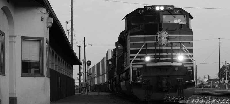 Pullin in
UP #1996 pullin' in with double stacks
Keywords: sd70ace;up;1996;heritage;sp;stack;intermodal;station