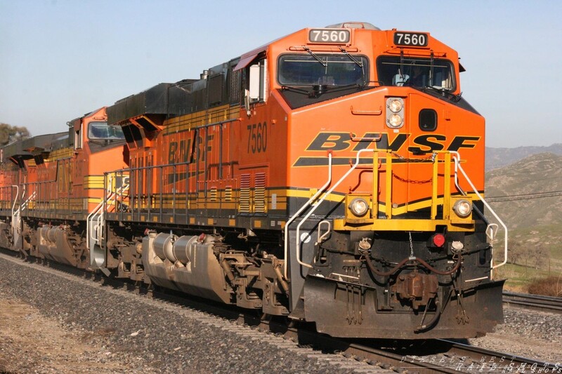 BNSF 7560
BNSF 7560(ES44DC) gets ready for a struggle to climb the grade leading up to Cliff on the Mojave Sub
Keywords: es44dc;bnsf;mojave;cliff