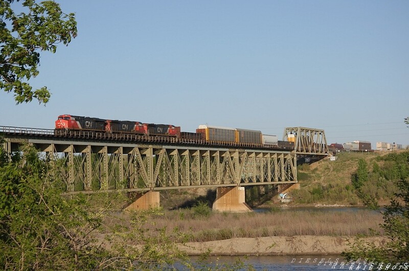 CN 115
CN 115 at Riverview entering Saskatoon on the Watrous Sub
Keywords: cn;riverview;saskatoon;watrous;bridge;river