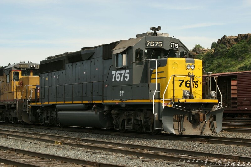 ex-SP GP40-2
On a work train at The Dalles, Oregon
Keywords: gp40-2;sp;work train;oregon;dalles