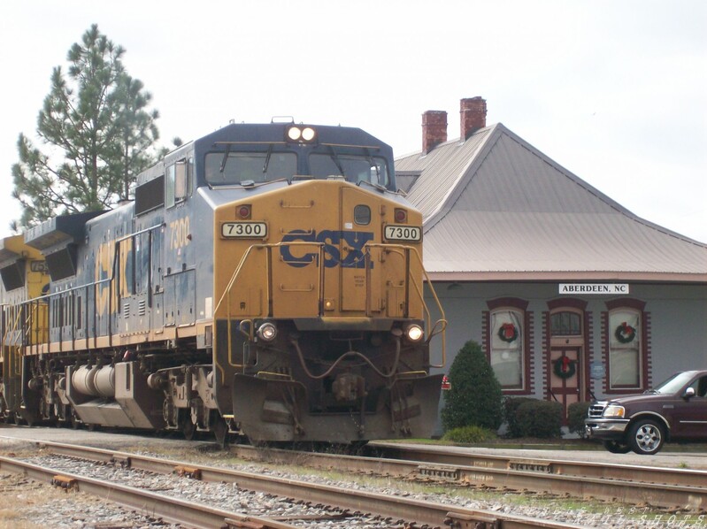 CSX Aberdeen NC 11/22/13 at Aberdeen Station Crossing, NC
CSX Aberdeen NC Station Crossing,NC
Keywords: aberdeen;csx;station;nc,crossing;christmas;holidays