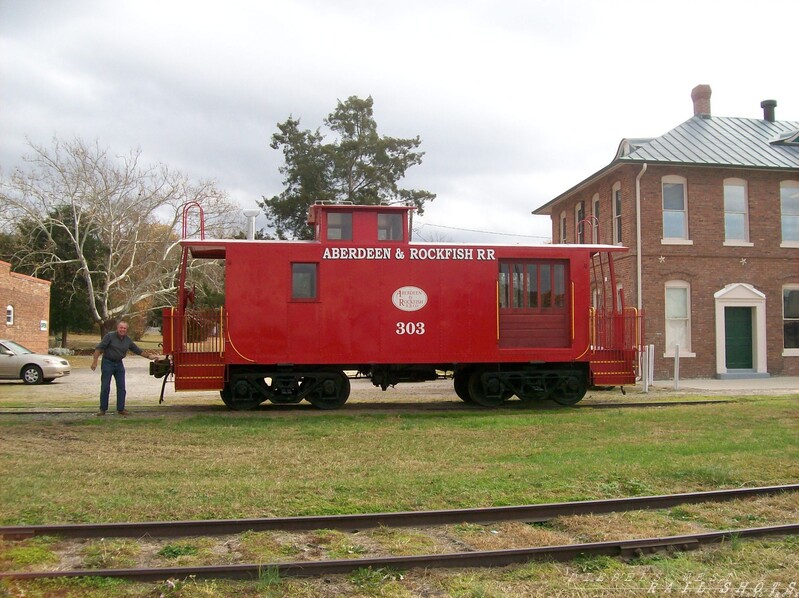 Aberdeen Rockfish RR 11/22/13
Caboose on display Aberdeen NC, 'Aberdeen & Rockfish RR 
Keywords: aberdeen;nc;rockfish;cab;caboose;display