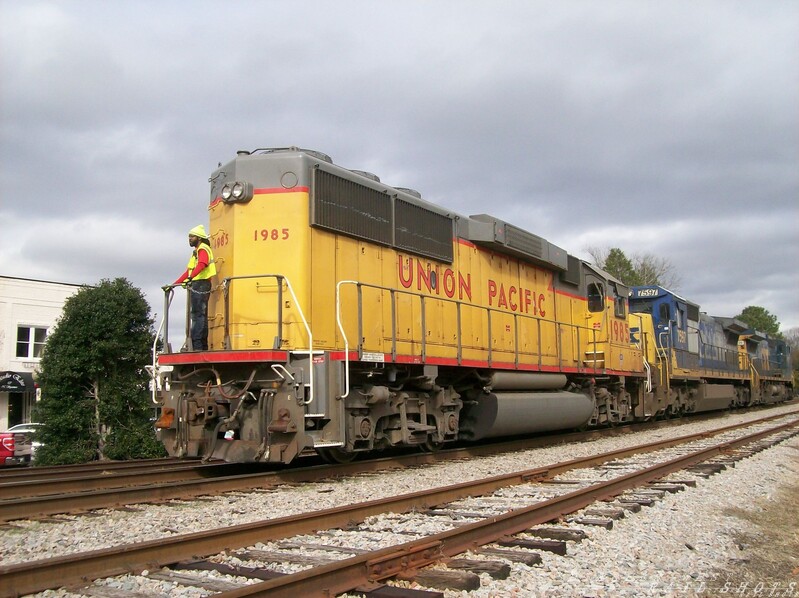 Union Pacific Aberdeen NC 11/22/2013
Union Pacific Aberdeen NC Station Crossing
Keywords: aberdeen;csx;station;nc,crossing;gp60;depot;up