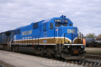 NREX 5462 at Smith Falls
NREX 5462(SD50u) at Smiths Falls Ontario.
Photo taken October 29,2008
Keywords: sd50u;nrex;smith falls;ontario