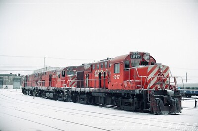 ICE Storm Montreal Quebec 1998
Sent out to pasture ...no longer needed. RIP
Keywords: montreal;quebec;rs18;ice