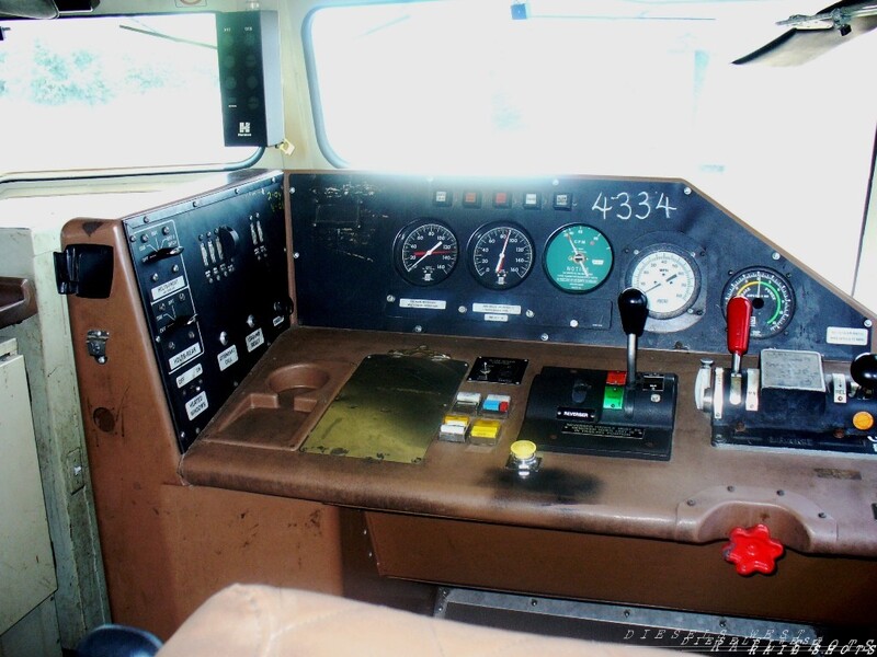 UP 4334
Union Pacific SD70M cab controls
Keywords: up;4334;in cab;controls;sd70m;mexico