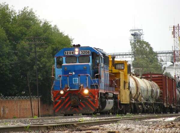 FXE 3208
Ferromex SD40-2 Guadalajara Mexico Train Fxe 4500
Keywords: ferromex;mexico;guadalahara;sd40-2