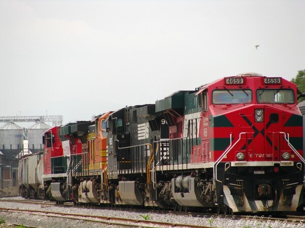 Ferromex with BNSF and NS exellent!!!
My first BNSF and NS!!, Ferromex BNSF NS Guadalajara Mexico Train Fxe 4500
Keywords: ferromex;mexico;bnsf;ns;guadalahara