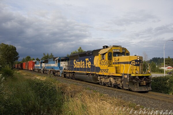 From the 40 to the 60
Here is Job 297 as they are about to cut off their train at Brownsville with a Solid EMD Consist', 'EMD SD40-2 BNSF Santa Fe Oakway SD60
Keywords: cp;sd40-2;santa fe;atsf;brownsville,oakway;sd60;snoot