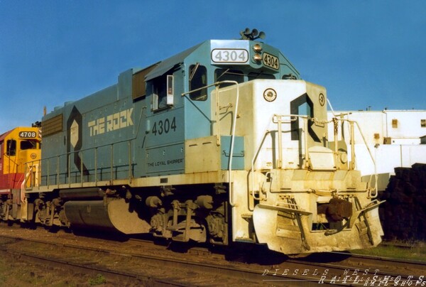 Rock Island GP38-2 #4304
May, 1977. Train #80 - Northfield
Keywords: gp38-2;rock;crip;northfield;rock island;4304