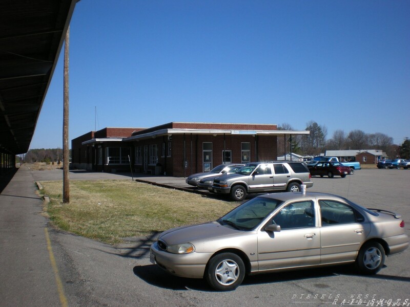 Amtrak Station ,Petersburg, VA
Former Atlantic Coast Line station for Petersburg, Virginia located in Ettrick, Virginia
Keywords: amtrak;va;acl;petersburg;ettrick;virginia;station