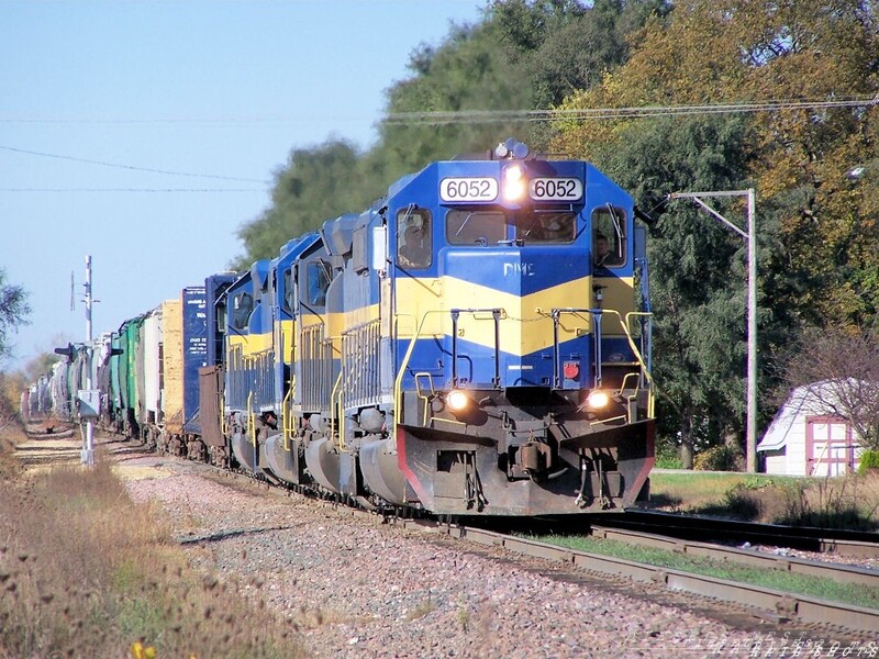 ICE in October
In the mid morning this 4 unit consist of all blue and gold pulls into Davis Junction for some switching
Keywords: sd40;ice;davis;switching