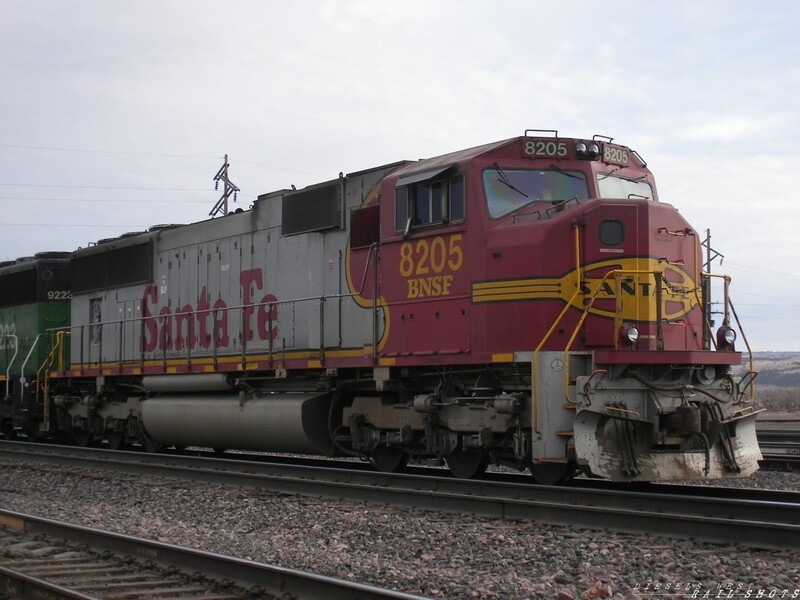 EMD SD75M
Ex Santa Fe atsf sd75m Edgemont, SD. Oct, 08
Keywords: patch;sd75m;santa fe;edgemont;sd